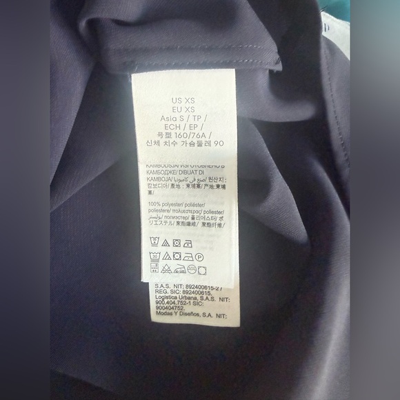 Calvin Klein Women's Sleeveless Crewneck Blouse - Picture 8 of 9